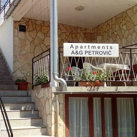 Apartments A & G Petrovic 피로바츠 외부 사진