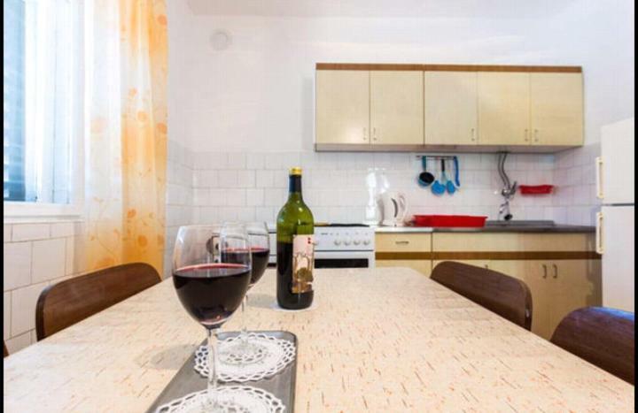 Apartments A & G Petrovic 피로바츠 외부 사진