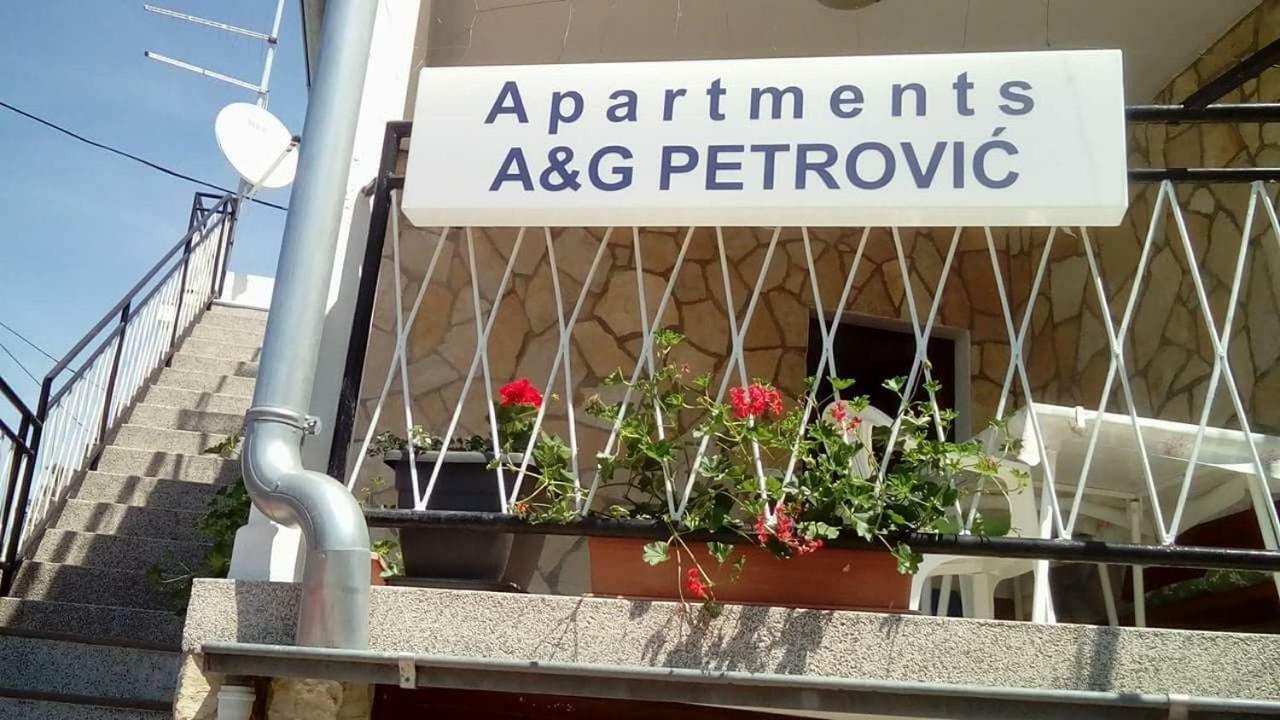 Apartments A & G Petrovic 피로바츠 외부 사진