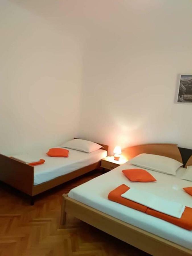 Apartments A & G Petrovic 피로바츠 외부 사진