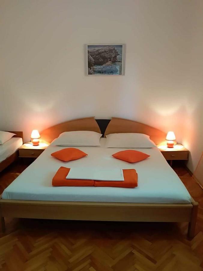 Apartments A & G Petrovic 피로바츠 외부 사진